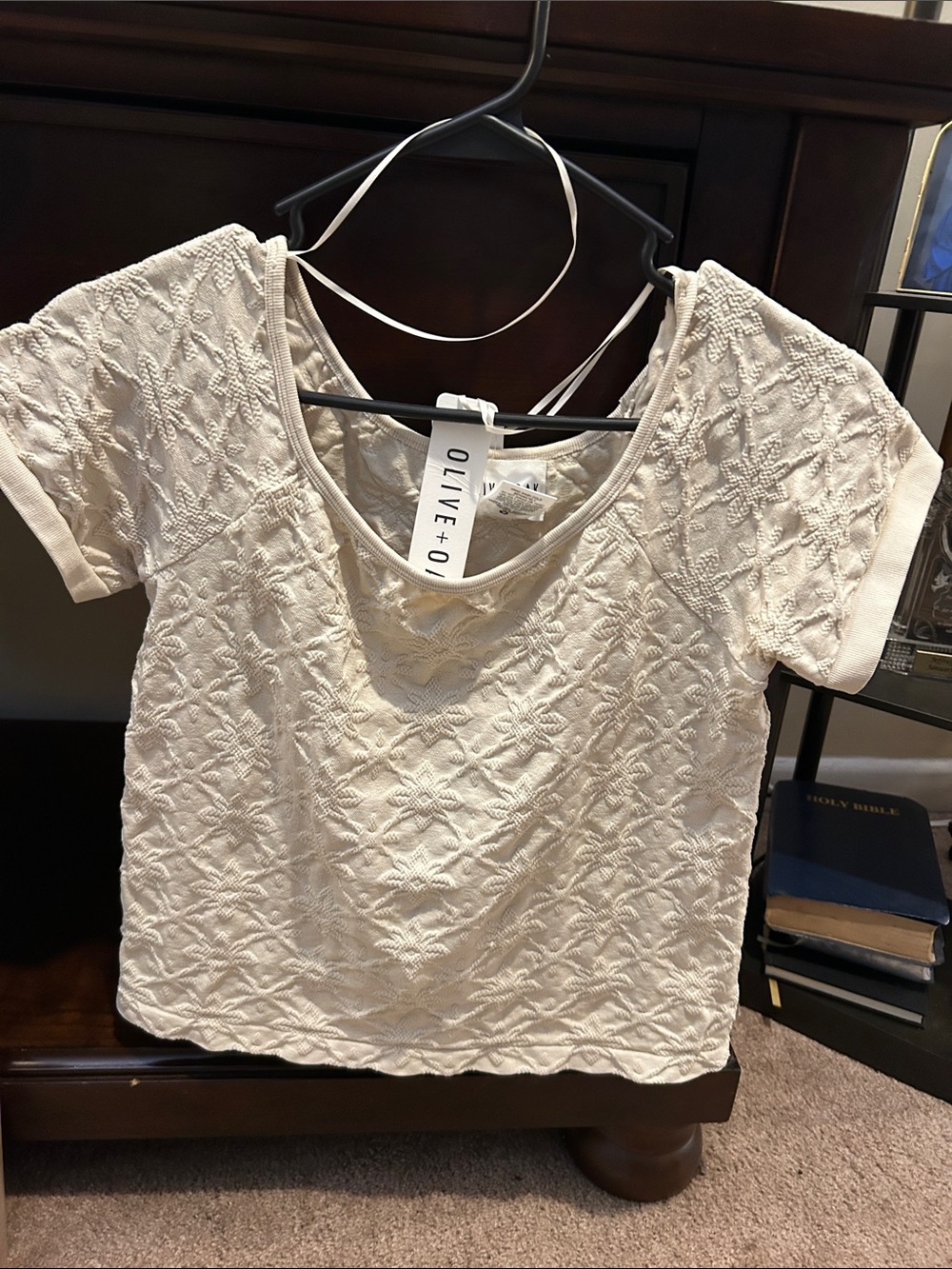 Olive & Oak Textured Cream Short Sleeve Crop Top - Picture 3 of 3